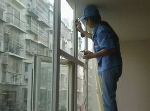 冠源家政 專業(yè)家庭保潔，服務(wù)團(tuán)隊有保障